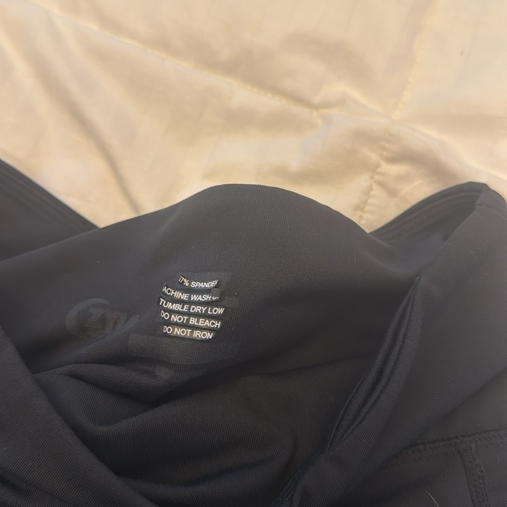Zyia active leggings size 2 high waisted 

Zyia Active - Picture 7 of 11